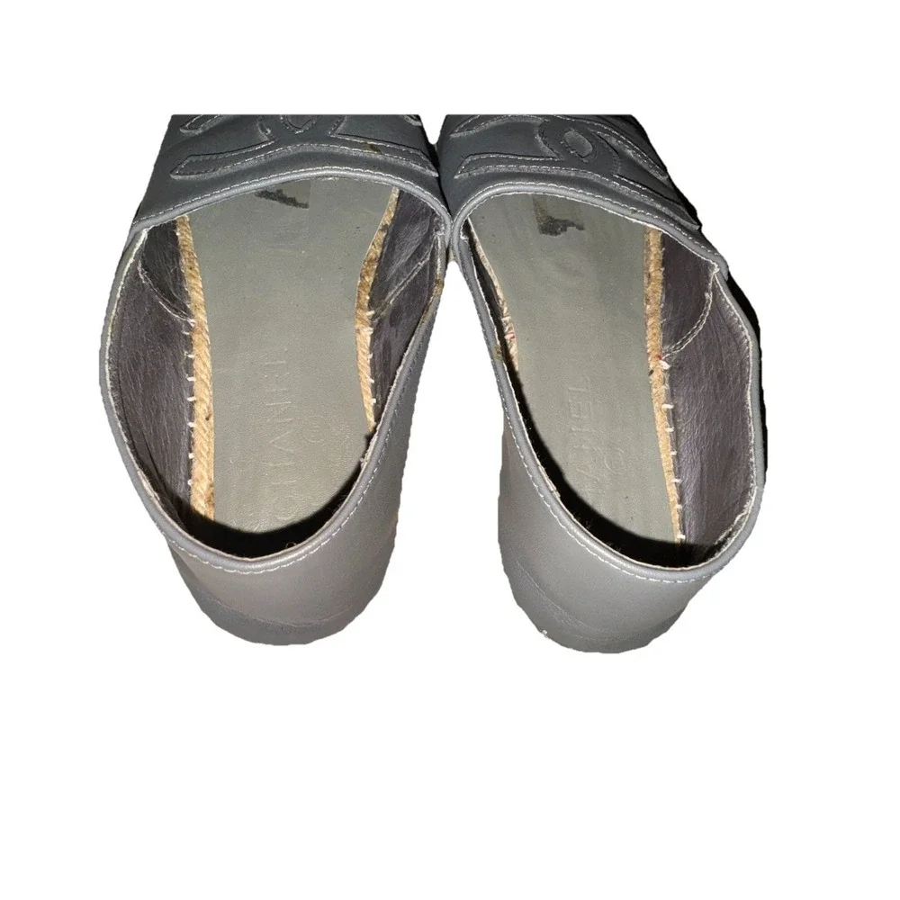 Chanel  CC Cap Toe Gray & Black Espadrilles Slip-On Shoes size 36 US 6 Lambskin